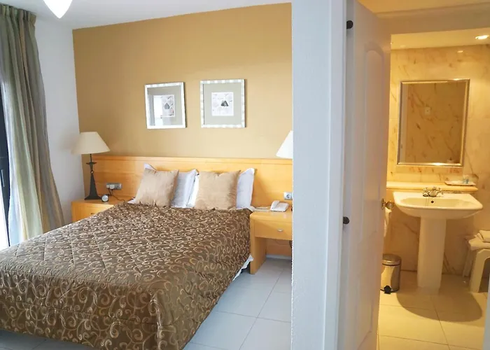 Daire 2-bedroom 4-star In Christianos Los Cristianos (Tenerife)